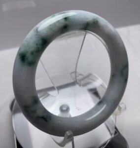 Read more about the article ［041］A貨緬甸翡翠手鐲，55.8圍，台幣1800